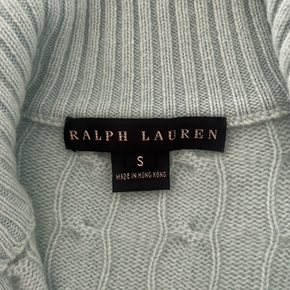 Ralph Lauren 100% cashmere sweater with a slightly cropped fit … a classic! - Picture 2 of 4